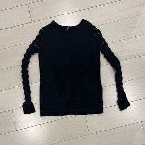 Black Pete Top with cutout arms